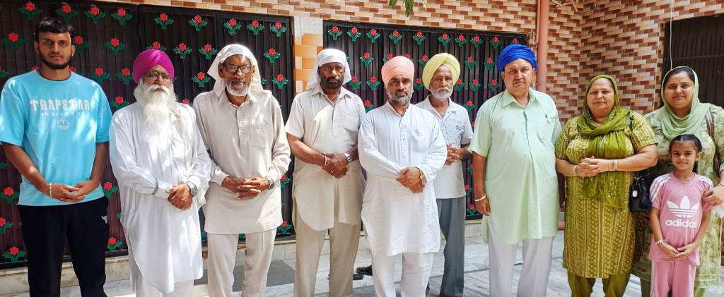 Sant Ramesh Das Accorded a Warm Welcome by the Sangat upon Returning to Dera Kallran Sherpur from Abroad
